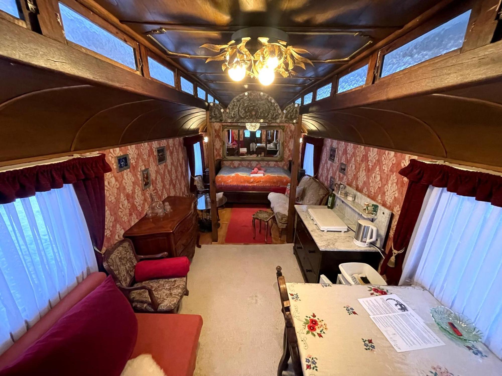 Historischer Zirkuswagen Mit Terrasse Und Blick Ins Gruene Witzenhausen Exteriér fotografie